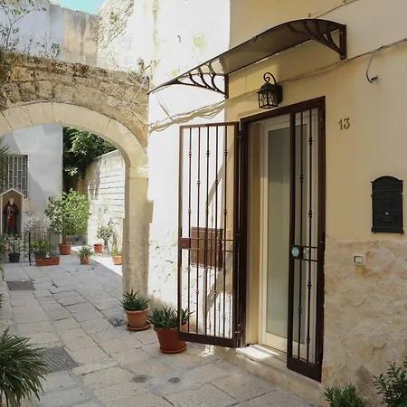 Corte Degli Alberolungo Panzió Bari