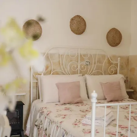 Oda ve Kahvaltı Corte Degli Alberolungo Bari